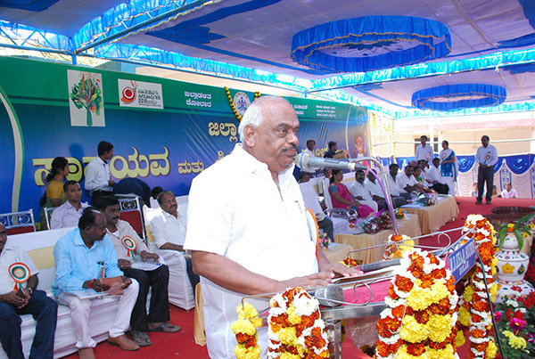 ಕೋಲಾರ: ಸಾವಯವ ಮತ್ತು ಸಿರಿಧಾನ್ಯಗಳ ಮೇಳಕ್ಕೆ ಸಚಿವ ರಮೇಶ್ ಕುಮಾರ್ ಚಾಲನೆ